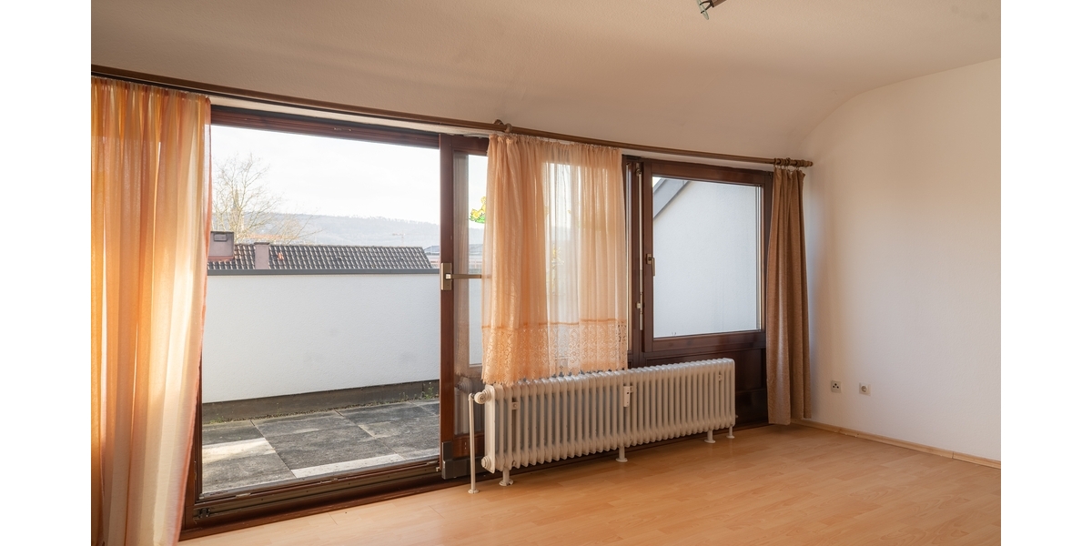 DG mit Sonnenbalkon & eigener PV – Haus komplett erneuert - Etagenwohnung Schorndorf | Angebot:27427264