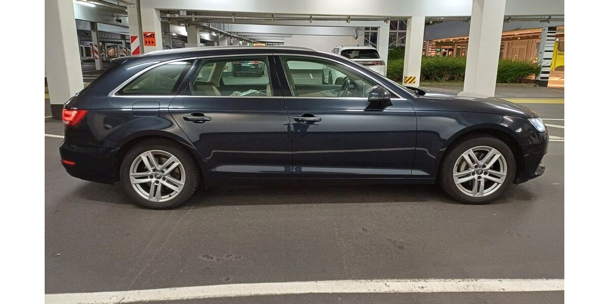 Audi A4 229.000 km 12.990 &euro; Esslingen am Neckar 73733