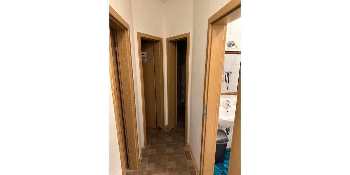 Gewerberäume 5 Zimmer 3 Bäder u. Küche zu vermieten 5 zimmer