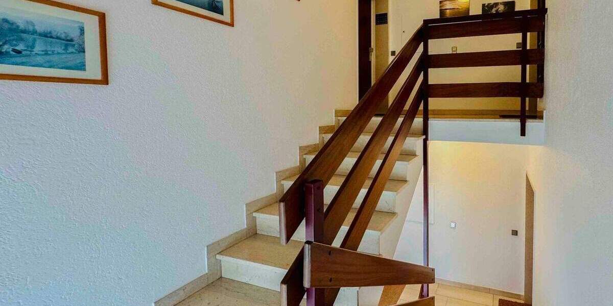 Etagenwohnung Neuss Rosellen - 2 Zimmer, 79 m&sup2;, 240.000&euro; | Angebot:24810351