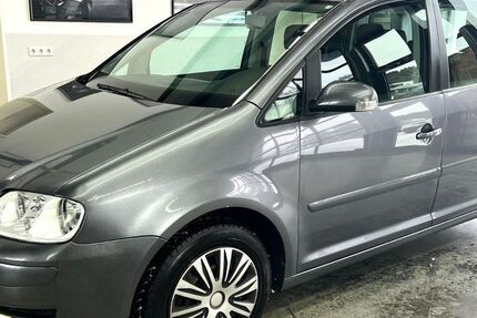 VW Touran 153.200 km 2.450 &euro; Krumbach 86381