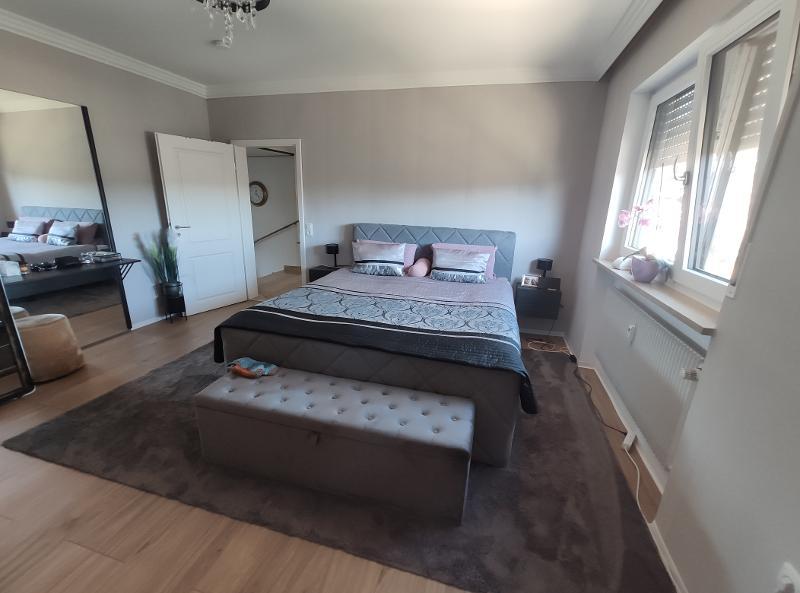 5 Zi. OG Wohnung mit Gartennutzung, Balkon und Garage 5 zimmer