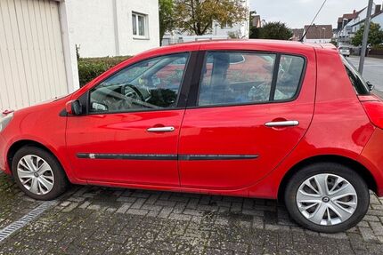 Renault Clio 196.000 km 2.600 € Mainz 55122