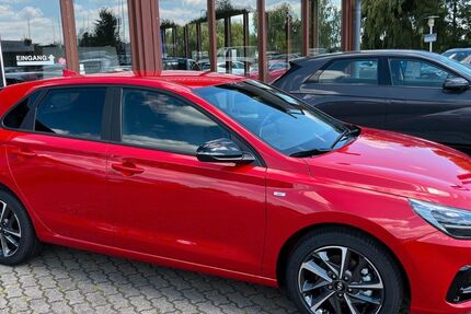 Hyundai i30 9.000 km 22.990 &euro; Halberstadt 38820