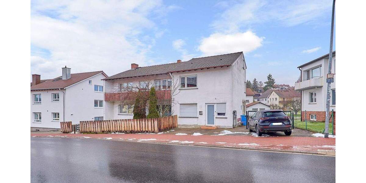 Sanierungsobjekt mit 829 m² Grundstück, 3 Garagen & flexiblem Nutzungskonzept - Mehrfamilienhaus, Wohnhaus Erbach | Angebot:25807636