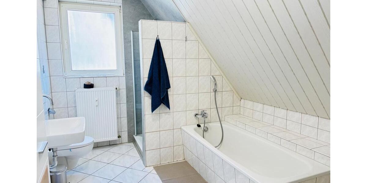 Dachgeschoßwohnung Diemelstadt - 3 Zimmer, 96 m&sup2;, 850&euro; | Angebot:26225893