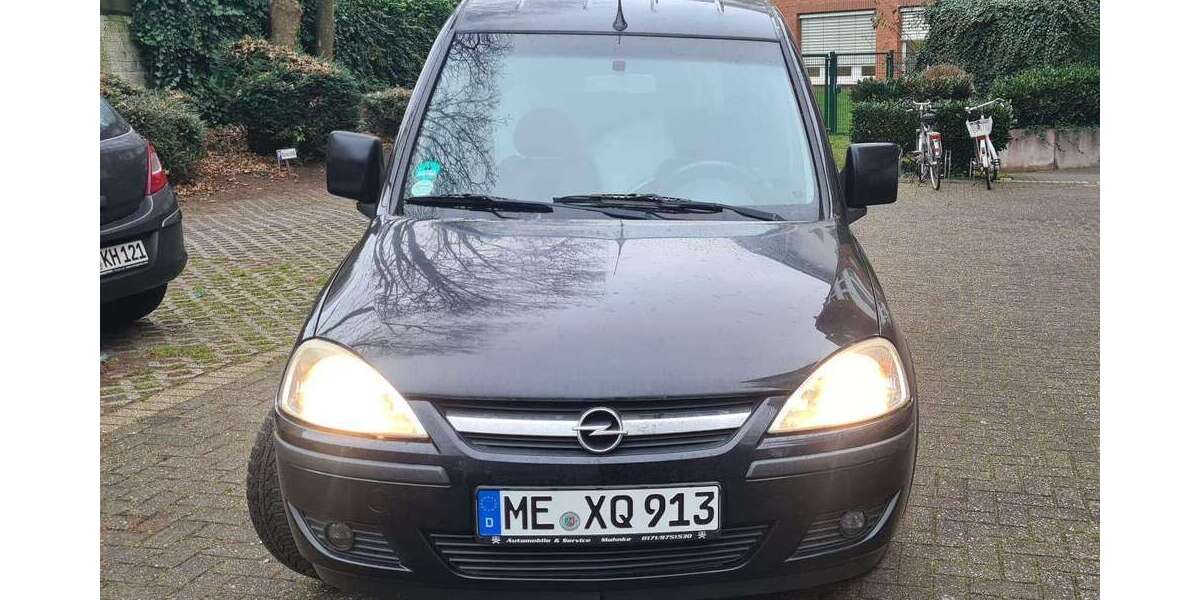 Opel Combo 241.486 km 2.900 &euro; Düsseldorf 40227