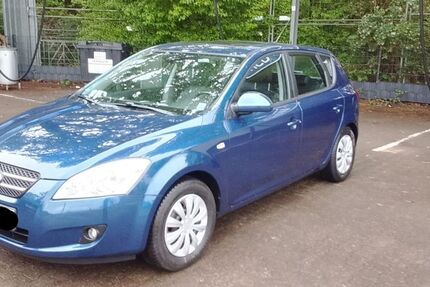 Kia ceed / Ceed 224.000 km 2.200 &euro; Bielefeld 33604
