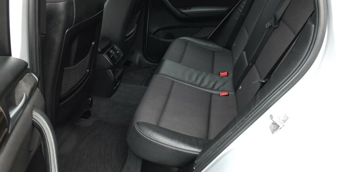 BMW X3 xDrive 20 d XENON NAVI TEILLEDER PDC STEPTRONIC 174.544 km 12.998 &euro; Köln 50858