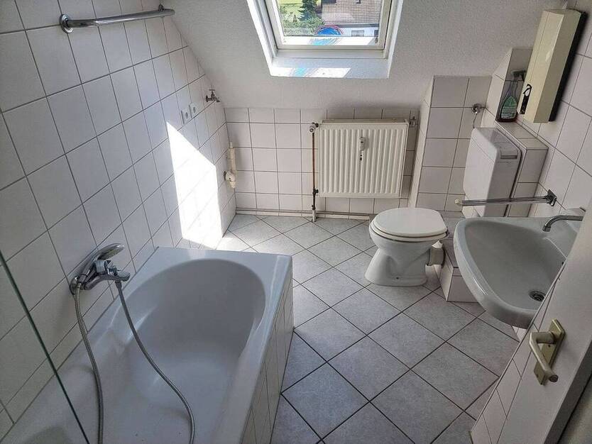 BW-Beggendorf, renoviert, sofort frei, 3 Zimmer, 95 m²
