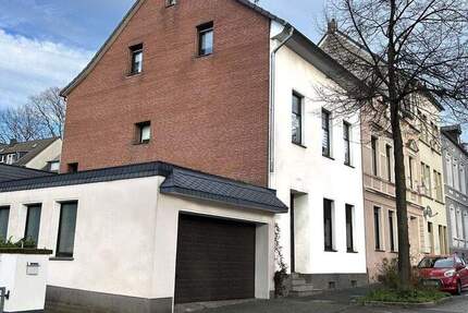 Haus Solingen Solingen-Mitte - 7 Zimmer, 145 m&sup2;, 335.000&euro; | Angebot:24340305