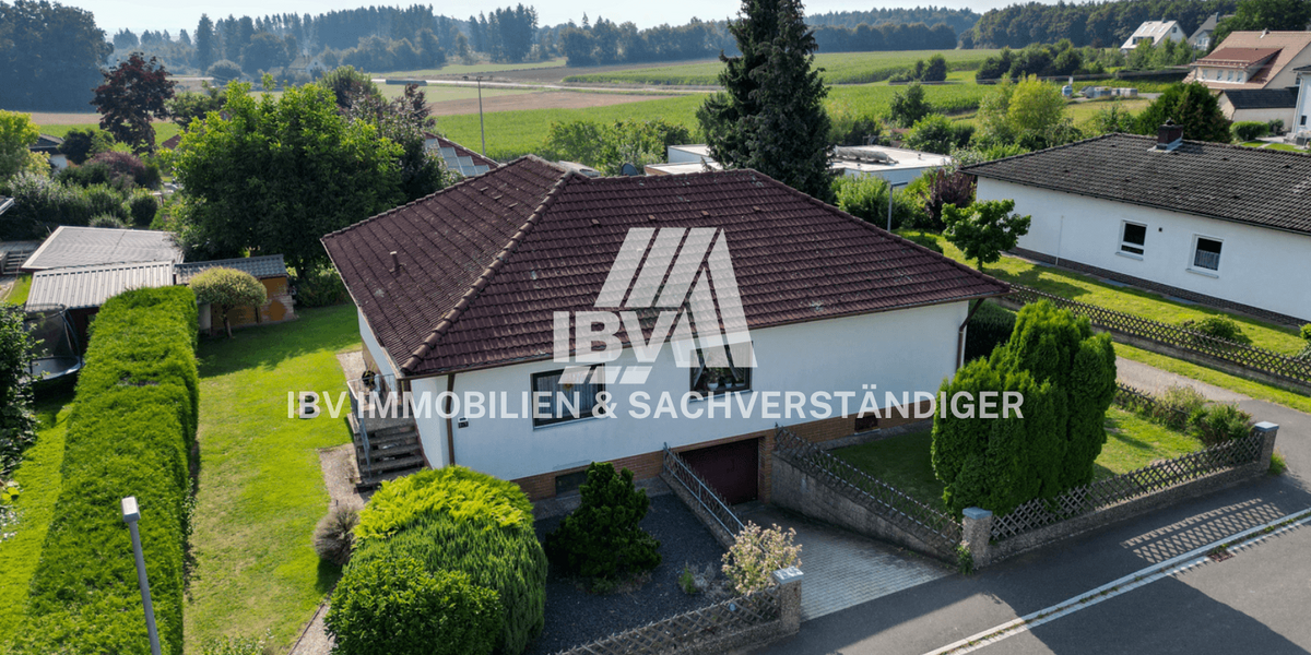 Haus zum Kaufen in Amberg-Fuchsstein 329.000 € 120 m² 4 zimmer