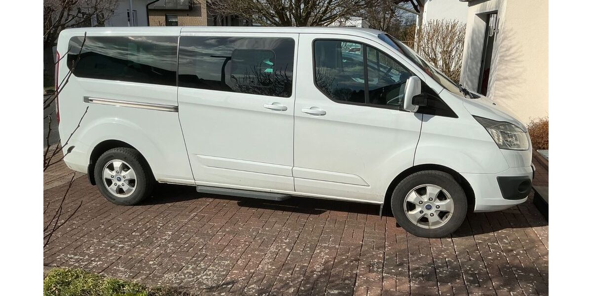 Ford Tourneo Custom 150.000 km 22.999 &euro; Borgentreich 34434