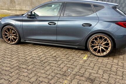 Seat Leon 77.500 km 18.500 &euro; Bremerhaven 27570