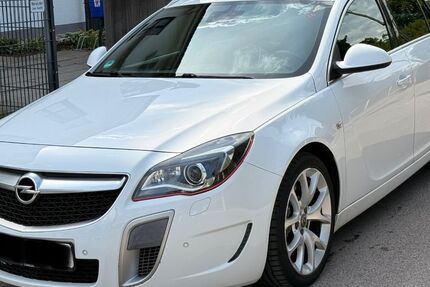 Opel Insignia 149.000 km 9.900 &euro; München 81827