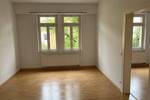 Gemütliche 3 Zimmer-Wohnung in einem äußerst gepflegten Haus im 3. OG, Tageslichtbad mit Dusche - EBK kann abgelöst werden - Studenten willkommen