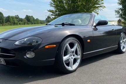 Jaguar XK8