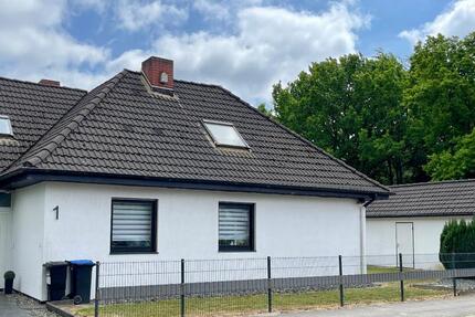Von Privat - Einfamilienhaus in Oberneuland mit Garage
