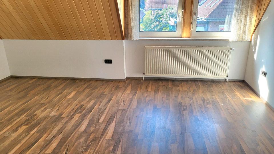 Einfamilienhaus Hillerse - 8 Zimmer, 222 m&sup2;, 1.400&euro; | Angebot:26417054