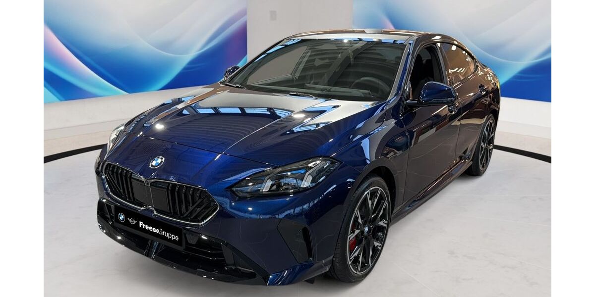 BMW 223 3.900 km 50.990 &euro; Oldenburg 26125