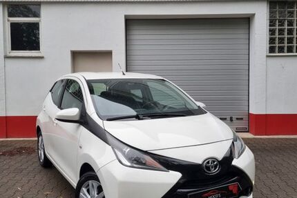 Toyota Aygo (X) 116.000 km 6.200 € Gelnhausen 63571