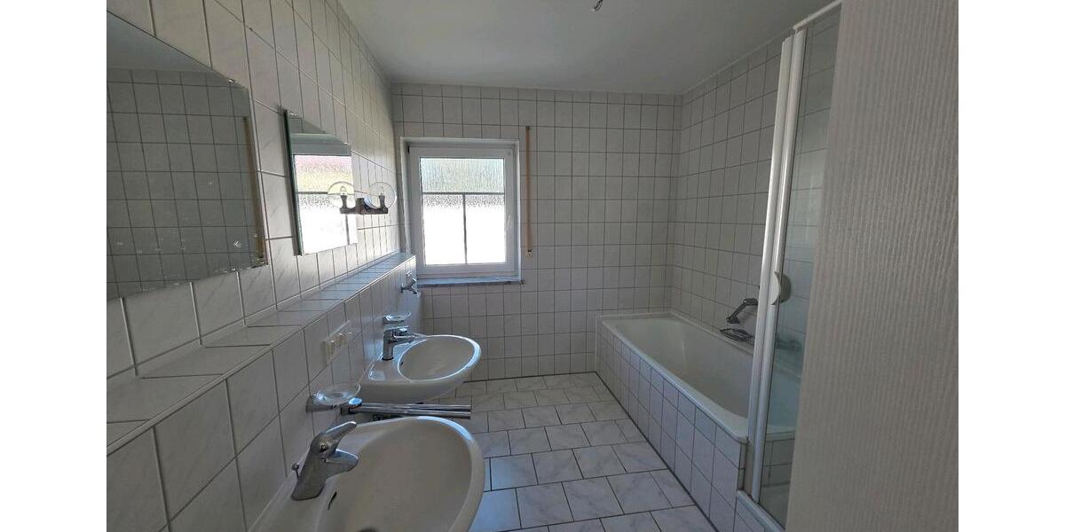 Etagenwohnung Untergriesbach - 3 Zimmer, 88 m&sup2;, 1.000&euro; | Angebot:26633307