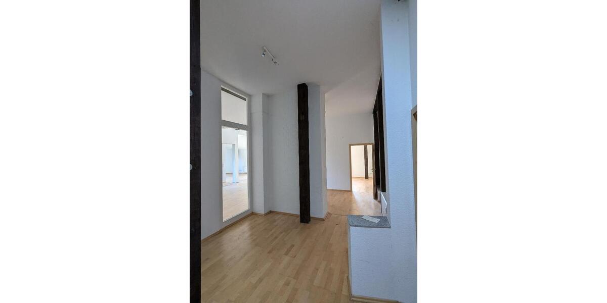 Dachgeschoßwohnung Chemnitz Altendorf - 5 Zimmer, 280 m&sup2;, 1.270&euro; | Angebot:25447488