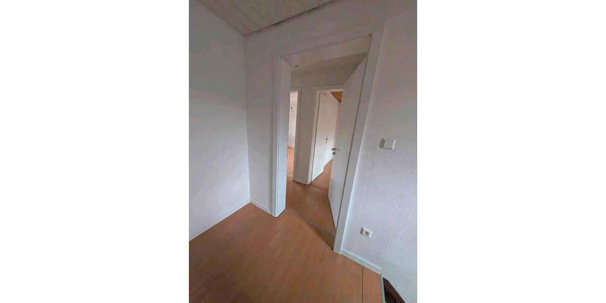 Etagenwohnung Nürtingen - 7 Zimmer, 147 m&sup2;, 1.499&euro; | Angebot:26592362