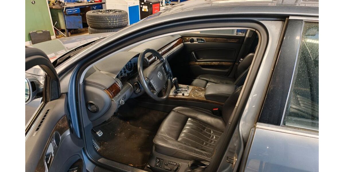 VW Phaeton 211.000 km 4.200 &euro; Hamburg 22547