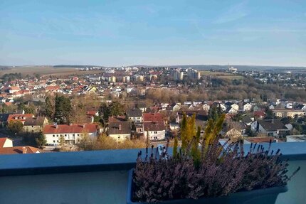 Schöne 2 Zimmer Wohnung mit Balkon *** Fernsicht *** inkl. Lift - ab August frei