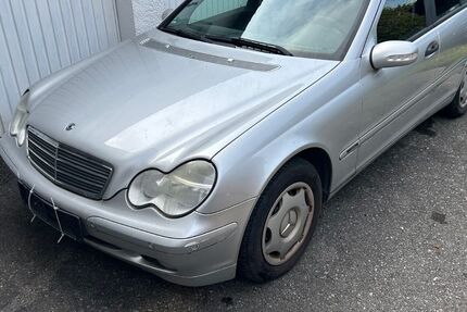 Mercedes-Benz C 200 235.000 km 2.790 &euro; Wielenbach 82407