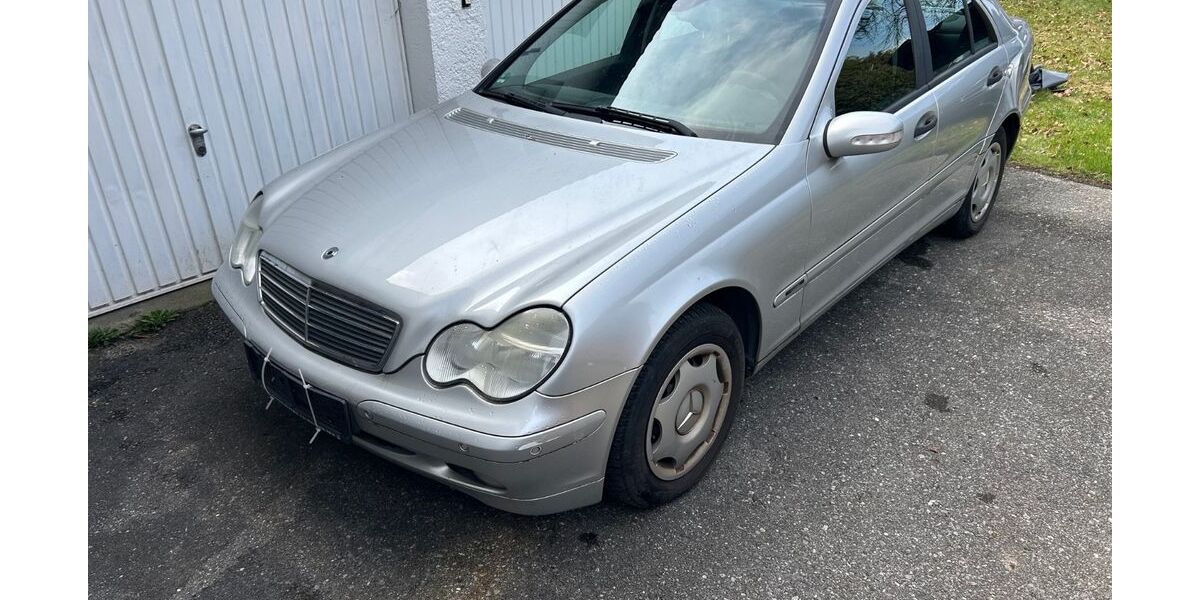 Mercedes-Benz C 200 235.000 km 2.790 &euro; Wielenbach 82407