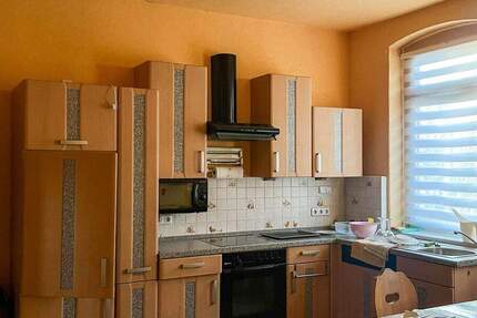 Mehrfamilienhaus mit drei Wohnungen in schöner Wohnlage 1 zimmer