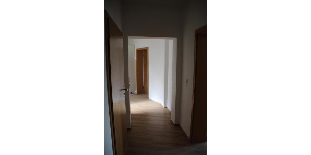 Sanierte 2-Zimmer-Wohnung mit off. Küche und EBK - Stellplatz 2 zimmer