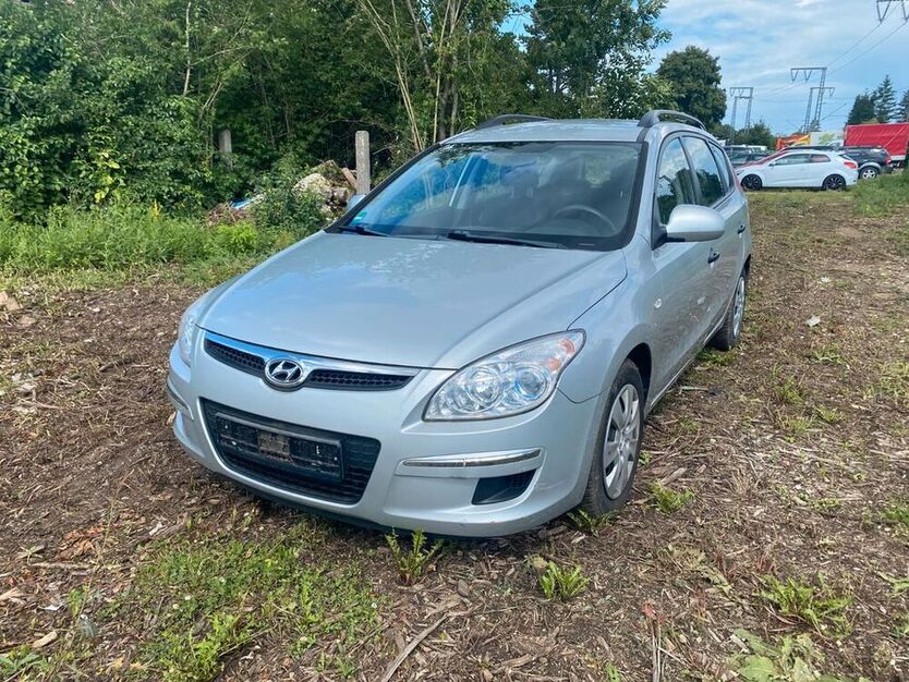 i30