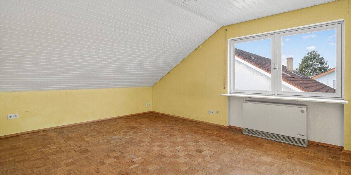 Charmantes Zweifamilienhaus mit Garten, Doppelgarage und vielen Möglichkeiten in Königsbach-Stein 9 zimmer