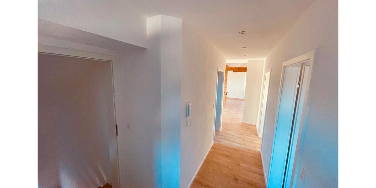 Dachgeschoßwohnung Maxhütte-Haidhof Haidhof - 3 Zimmer, 74 m&sup2;, 870&euro; | Angebot:24624952