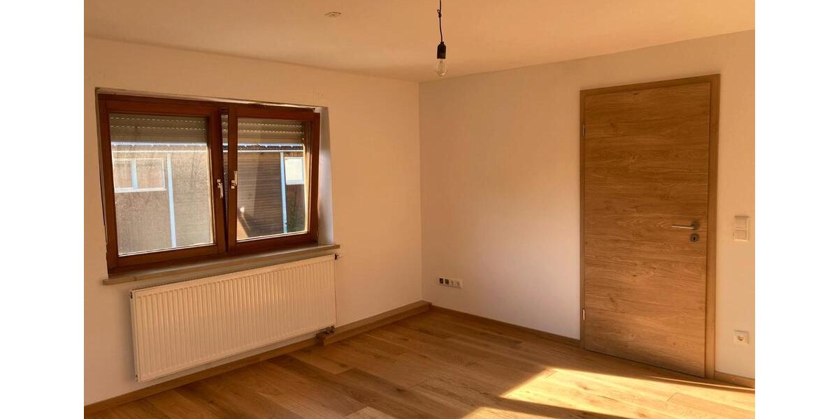 Etagenwohnung Pfarrkirchen - 7 Zimmer, 180 m&sup2;, 1.500&euro; | Angebot:26368933