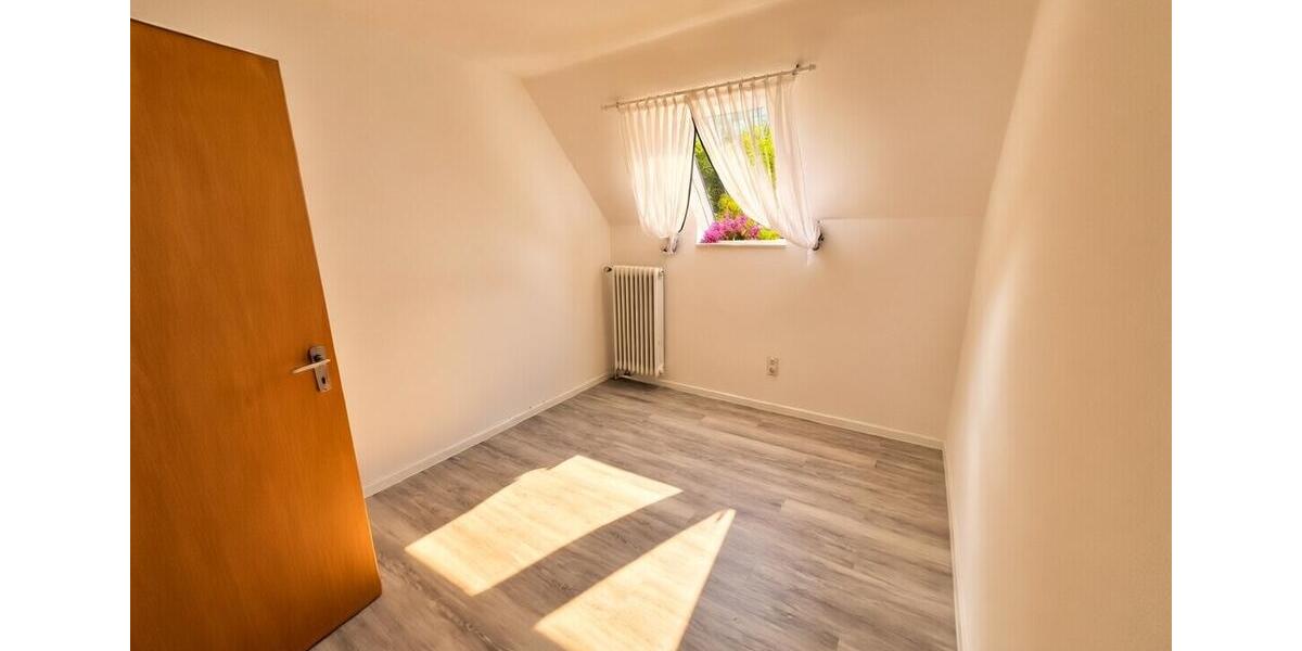 Dachgeschoßwohnung Twistringen - 3 Zimmer, 70 m&sup2;, 900&euro; | Angebot:25571500