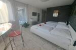 Luxuriös möbliertes Etagen-Apartment mit Garten, Photovoltaik & Premium-Ausstattung – ca. 230 m² Woh