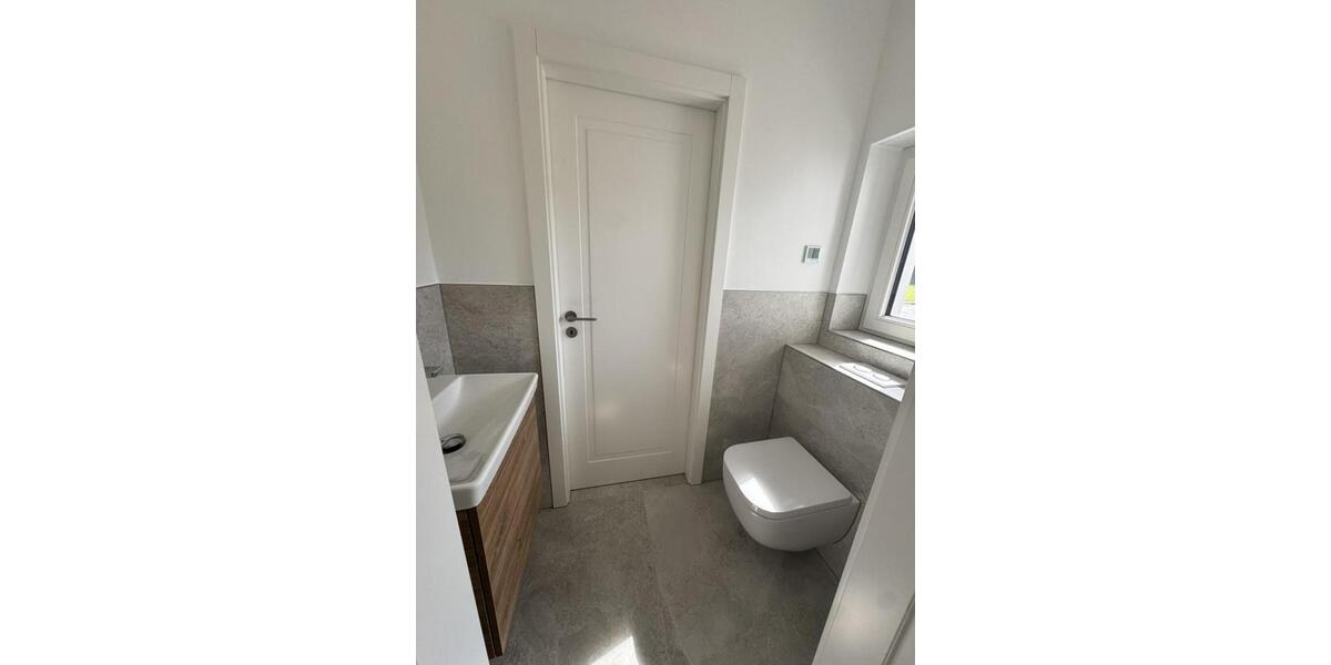 Doppelhaushälfte Düsseldorf Stadtbezirk 5 - 3.5 Zimmer, 100 m&sup2;, 2.500&euro; | Angebot:26276442