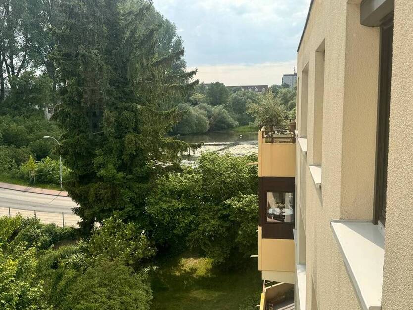 4,5-Zi.-Eigentumswohnung mit gr. Balkon und Pkw-Außenstellplatz in Bad Schwartau (Mühlenteich)