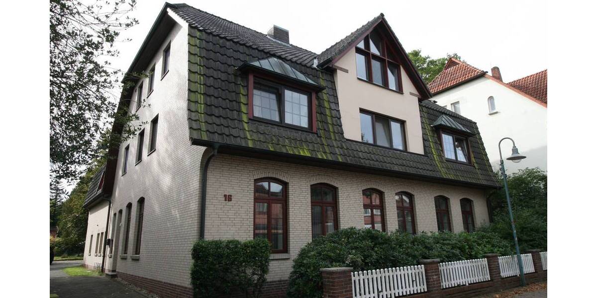 Großes Büro (4 Zimmern, 116,64m²) in repräsentativem Altbau im Zentrum Scheeßels 4 zimmer