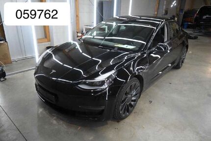 Tesla Model 3 86.268 km 28.450 &euro; Steinbach-Hallenberg OT Herges-Hallenberg 98587