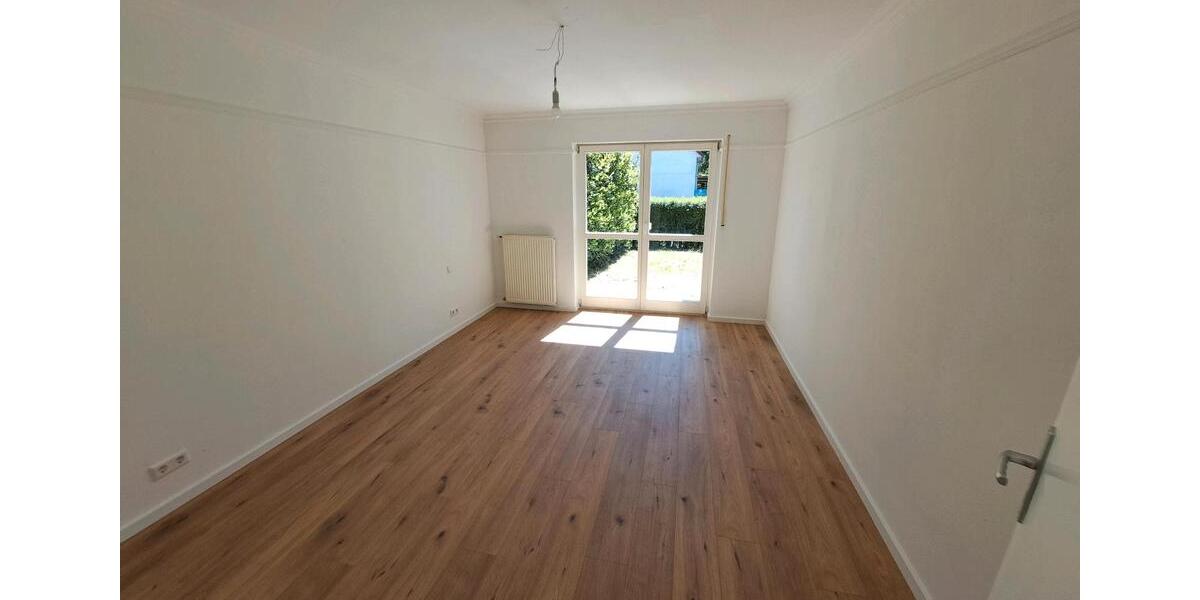 Bungalow Landau in der Pfalz - 8 Zimmer, 219 m&sup2;, 2.750&euro; | Angebot:26445773