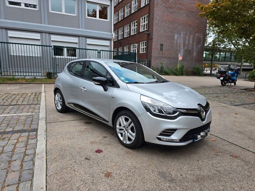 Renault Clio 81.000 km 6.250 € Berlin 13353