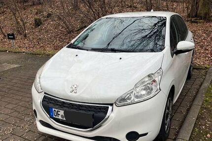Peugeot 208 97.000 km 4.200 &euro; Neu-Isenburg 63263
