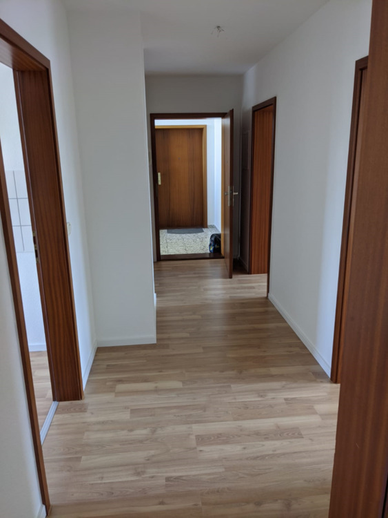 Für Euch neu renoviert- 3 Raumwohnung im Dachgeschoss mit Balkon- ab 01.12.2025 beziehbar zimmer