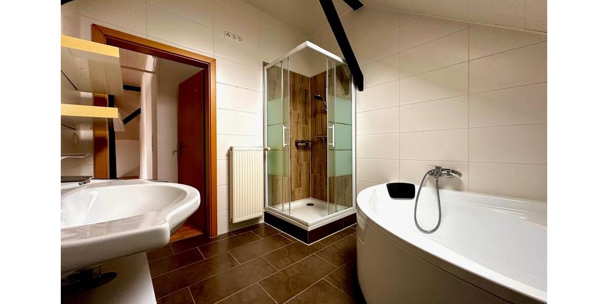 Großzügige 4-Zimmer-Altbauwohnung im Ortszentrum von Neuenburg 4 zimmer