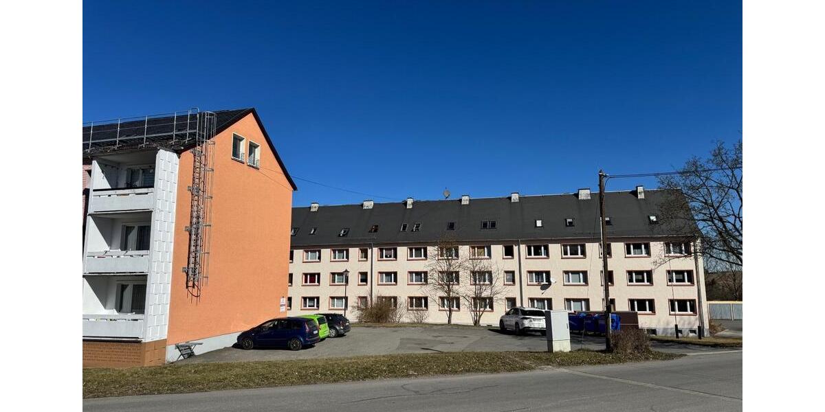 Etagenwohnung Bad Lobenstein - 3 Zimmer, 25 m&sup2;, 175&euro; | Angebot:25236052